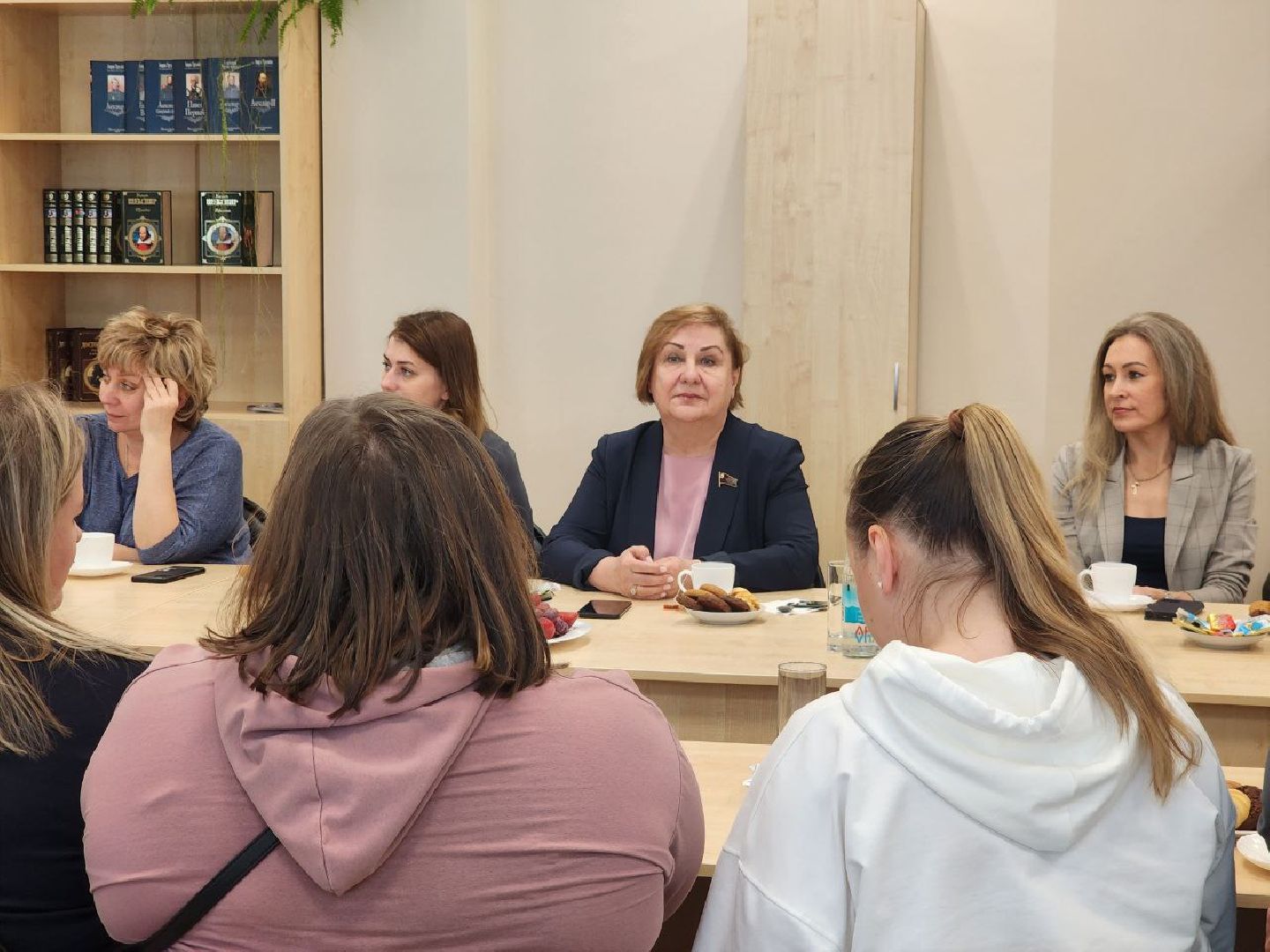 можайск, можайский городской округ, подмосковье, глава муниципалитета, встреча, женщины, многодетные мамы, активные жительницы, международный женский день, 8 марта, праздник,