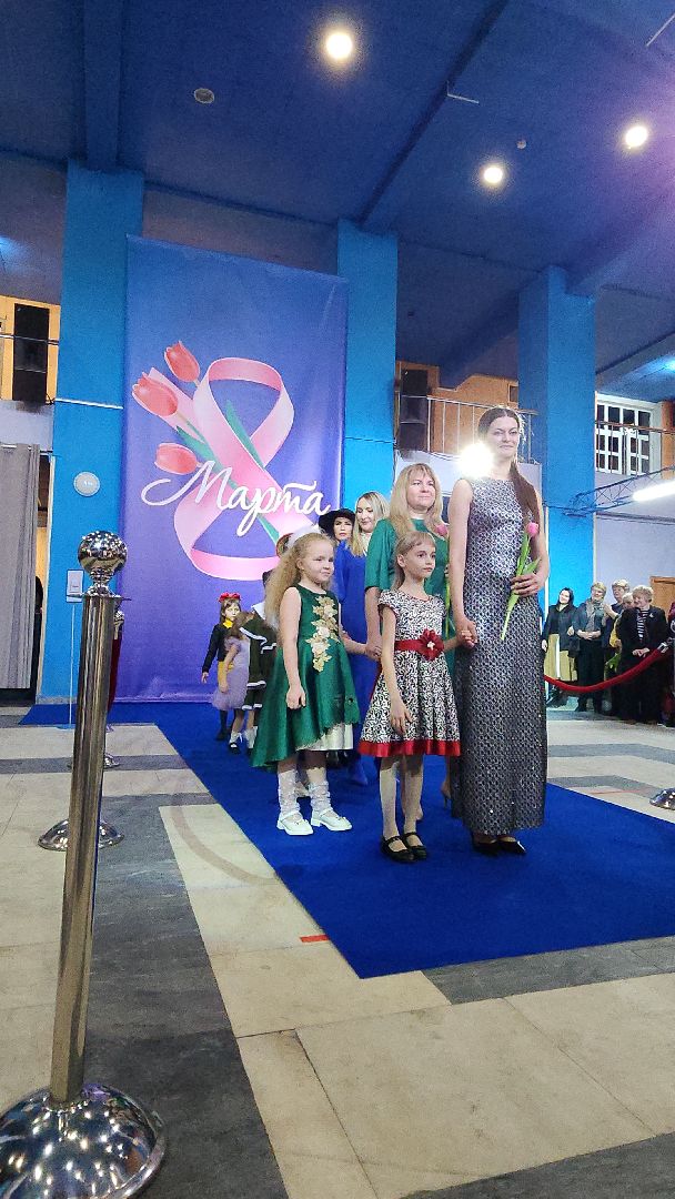 электросталь, мой город, жители города, праздник, 8 марта, концерт, дефиле, дефиле костюмов, депутат, депутат государственной думы, депутаты,