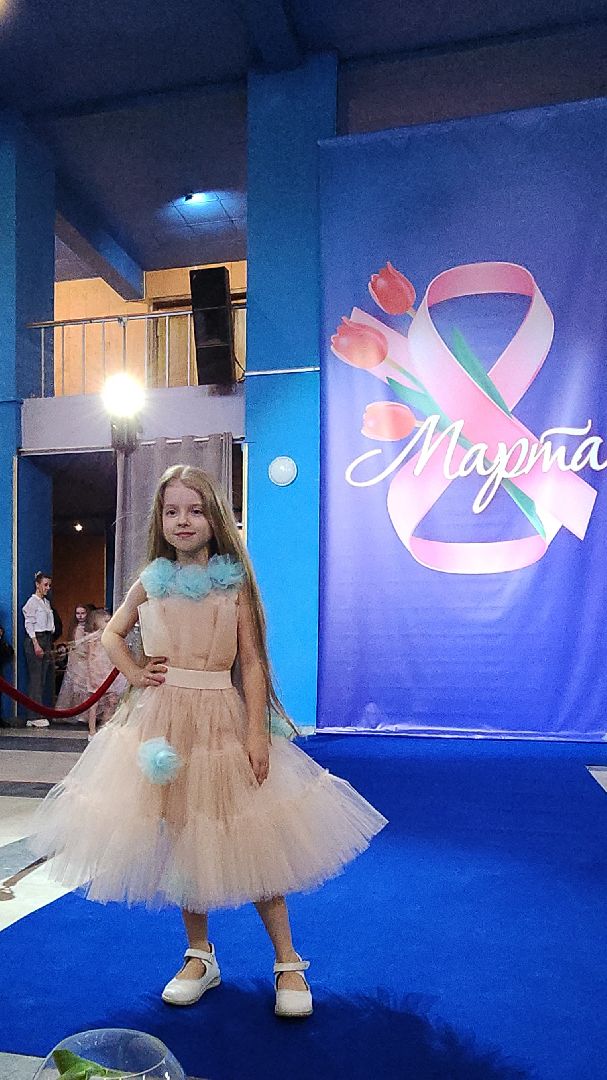 электросталь, мой город, жители города, праздник, 8 марта, концерт, дефиле, дефиле костюмов, депутат, депутат государственной думы, депутаты,