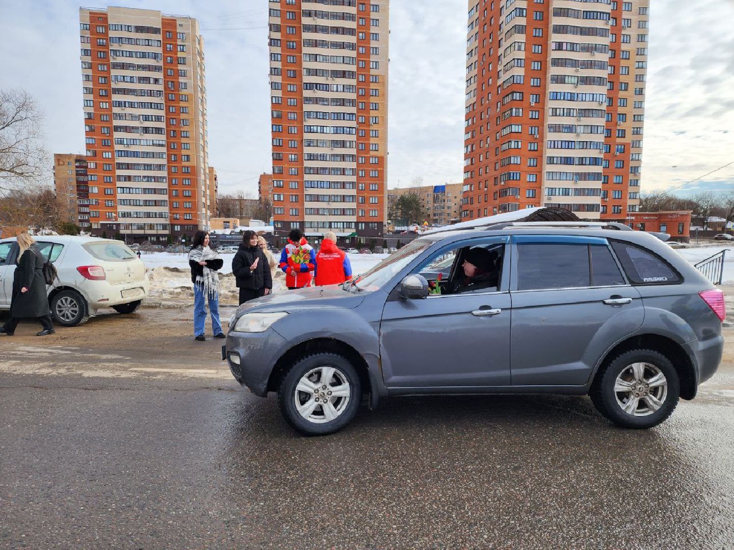 чехов, транспорт, 8 марта, гибдд, женщины, поздравление,