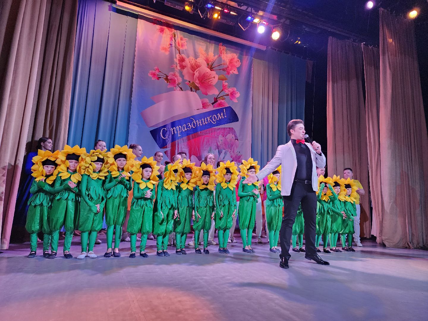 пушкино, концерт, 8 марта, ансамбль, музыка, поздравления,