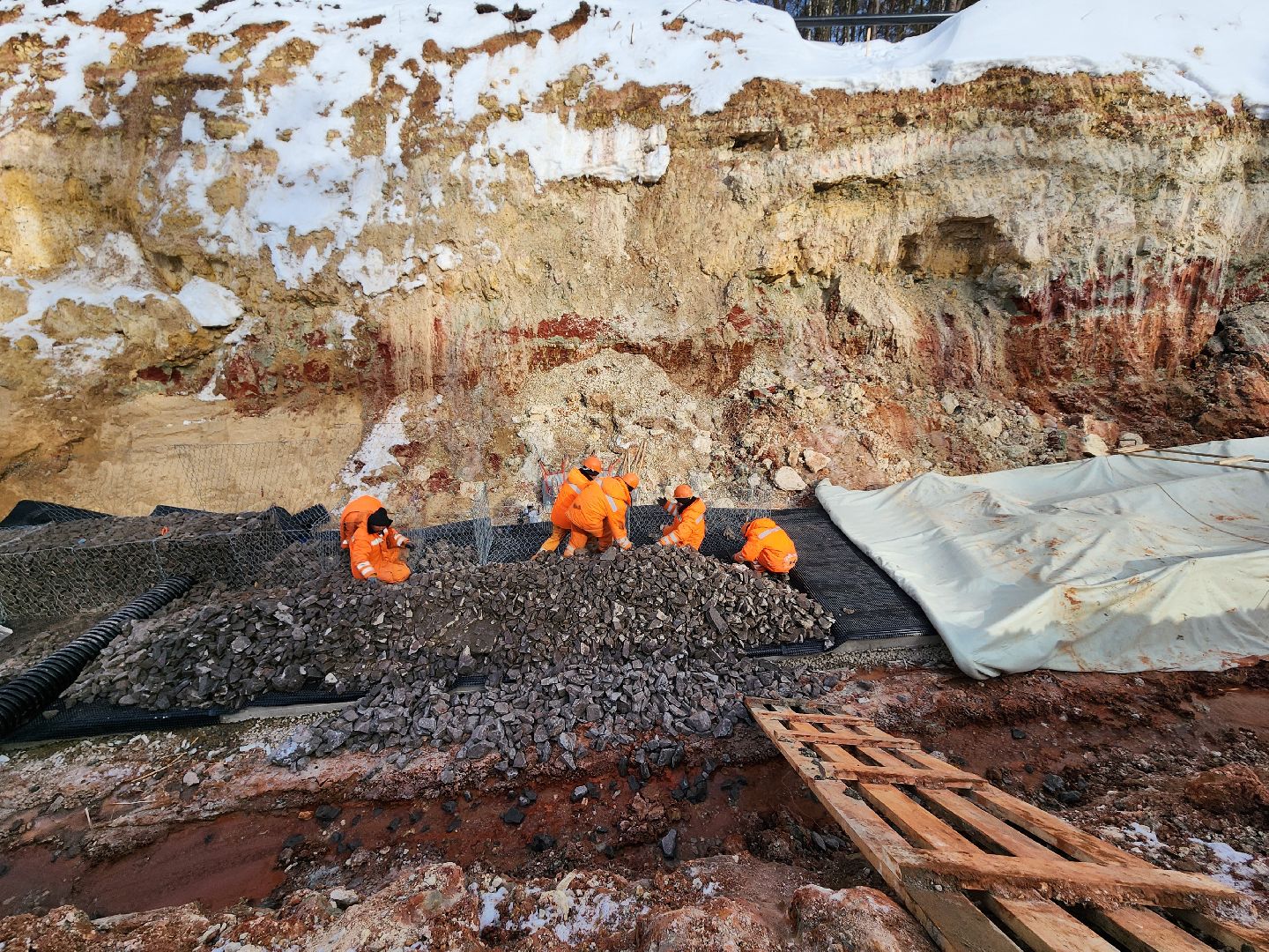 серпухов, строительство дорог, трасса А108, светофоры, габионы,