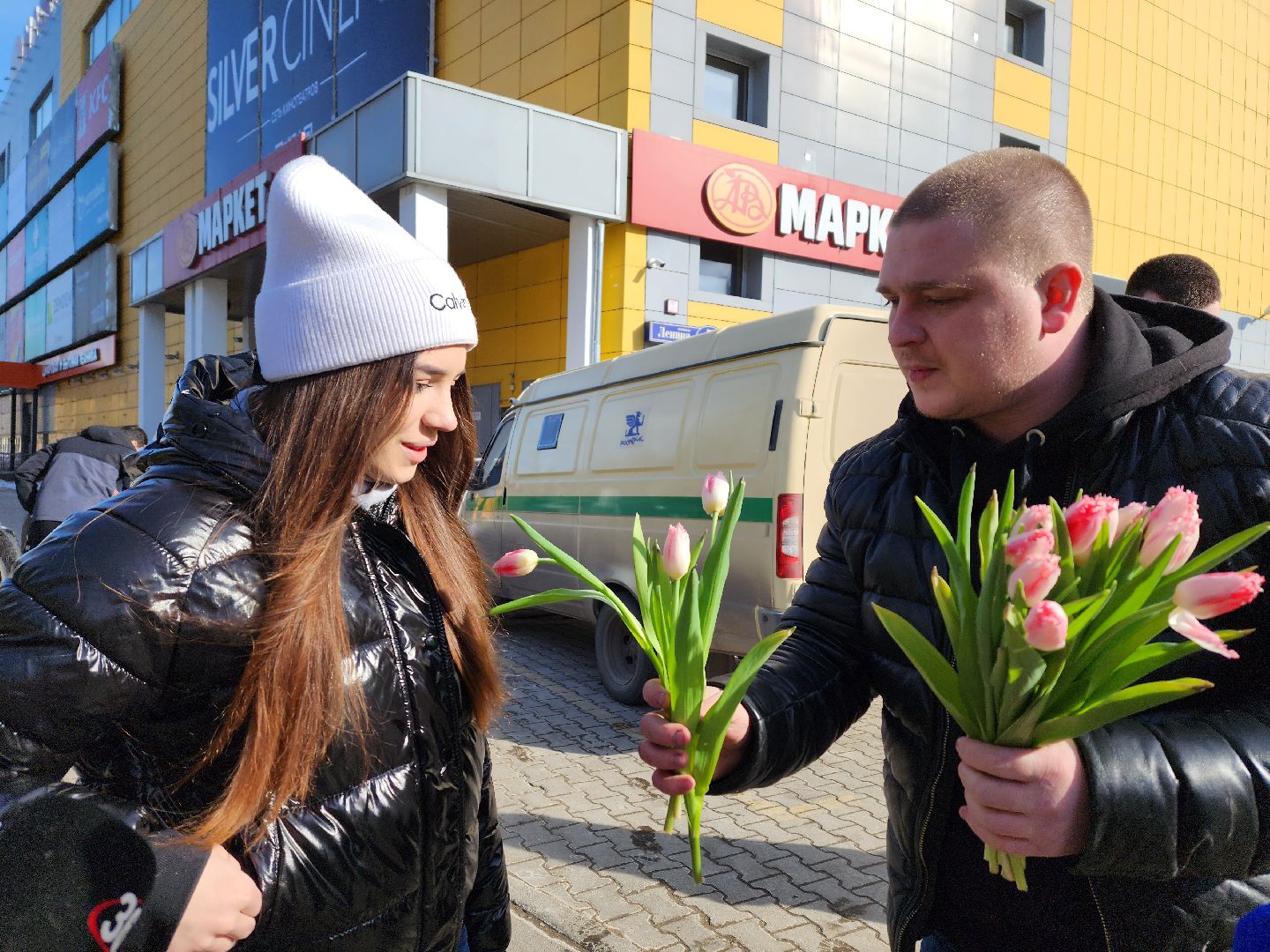 воскресенск, автомобиль, цветы, 8 марта, женщины, праздник,
