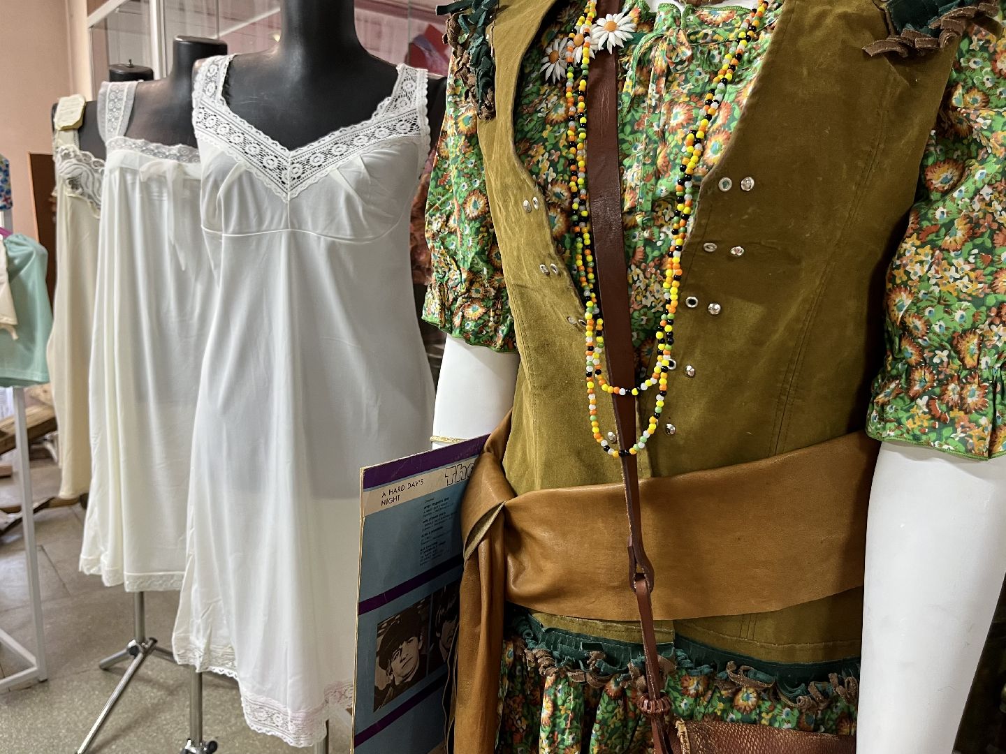 наро-фоминск, наро-фоминский музей, ИВ МОНТАН, ЖЕНСКИЙ ДЕНЬ, ВИНТАЖНЫЕ АКСЕССУАРЫ,