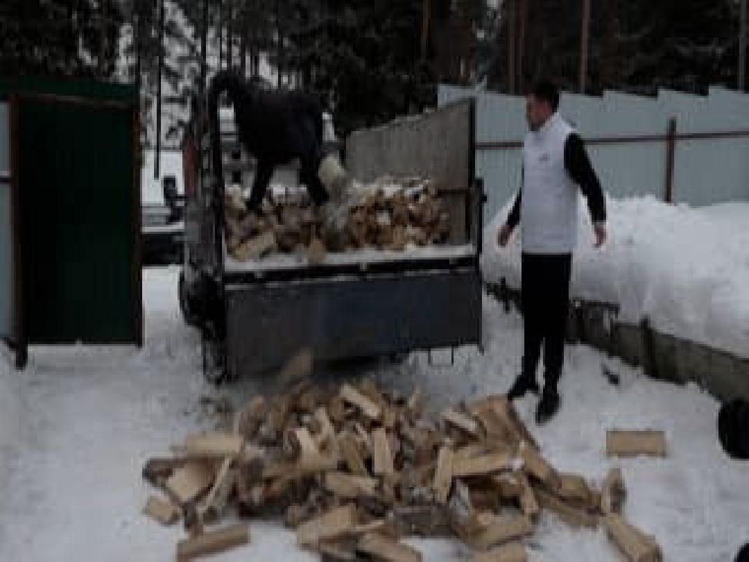 СВО, военнослужащий, дрова, помощь людям,