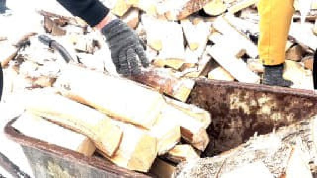 СВО, военнослужащий, дрова, помощь людям,