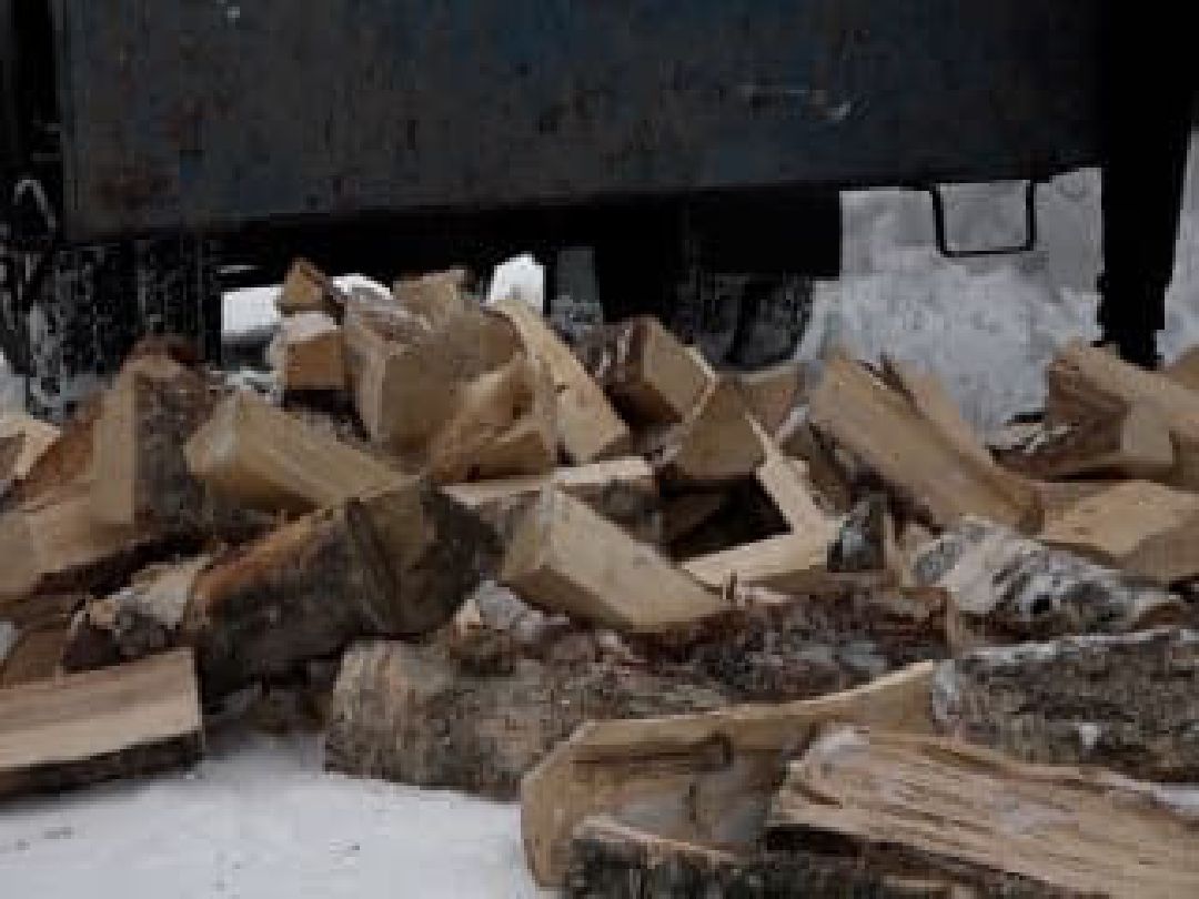 СВО, военнослужащий, дрова, помощь людям,