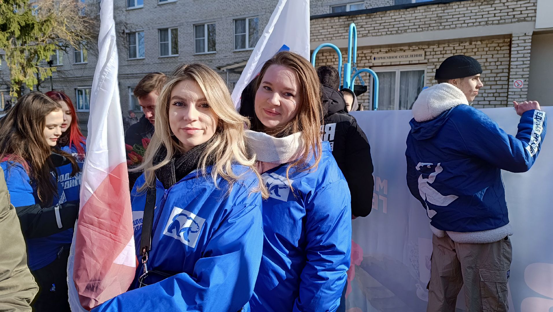 8 марта, молодая гвардия, лобня, тюльпаны,