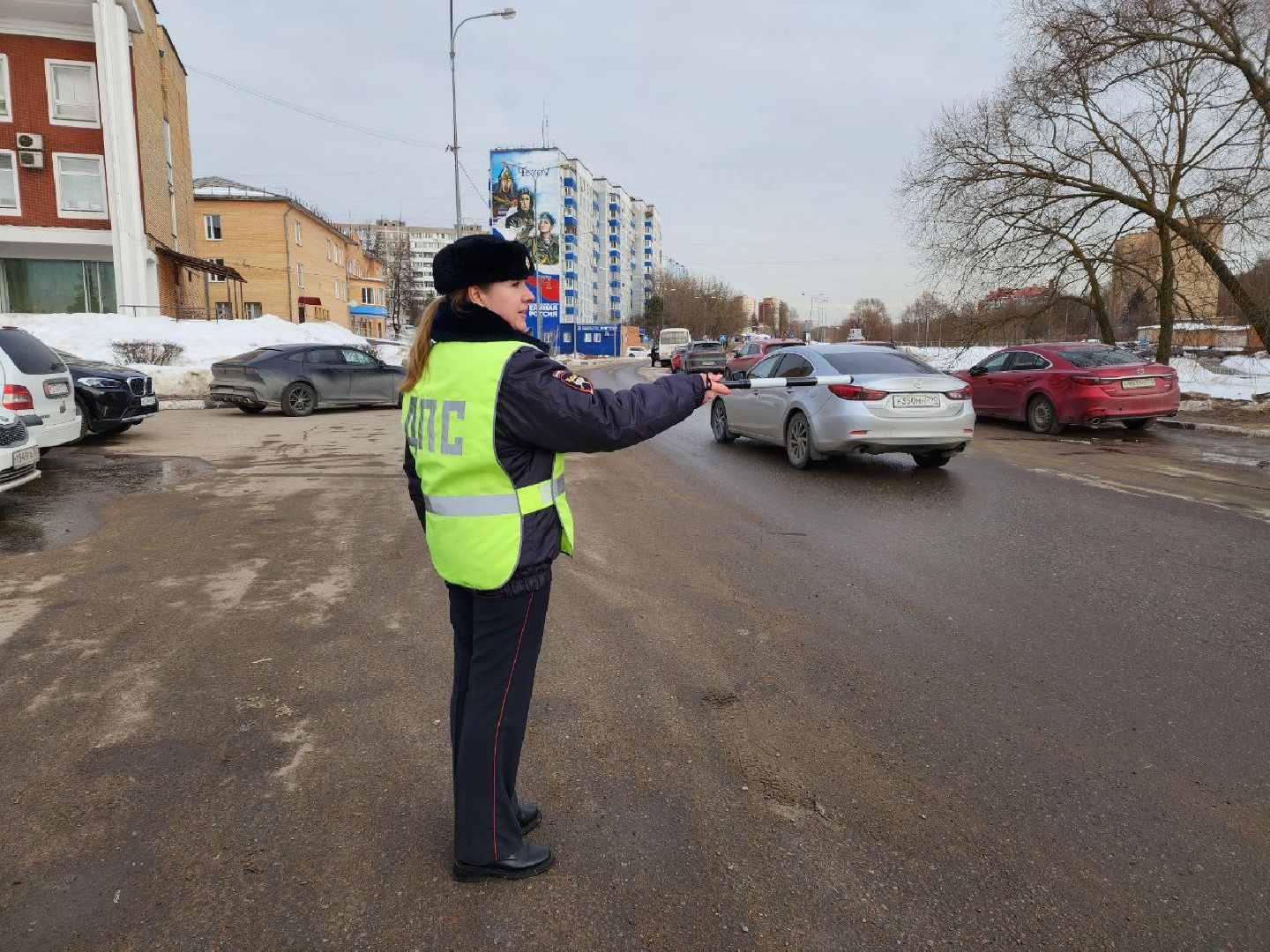 чехов, гибдд, девушка-инспектор, 8 марта, профессия,