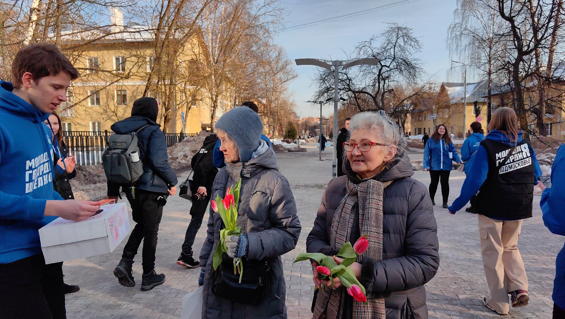 8 Марта, Тюльпаны, Поздравления, молодая гвардия,
