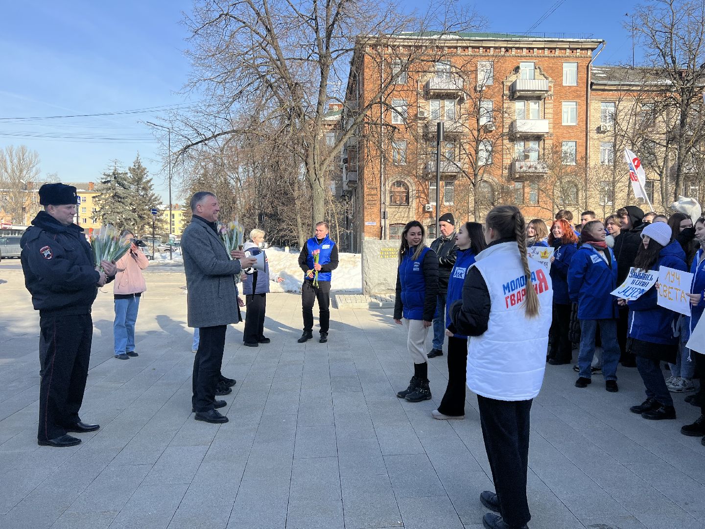 поздравления, 8 марта, праздничное шествие, подарки, цветы, тюльпаны, Жуковский,