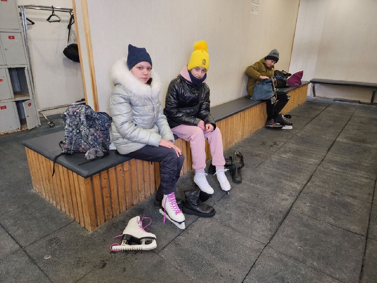 чехов, общество, каток, 8 марта, коньки,