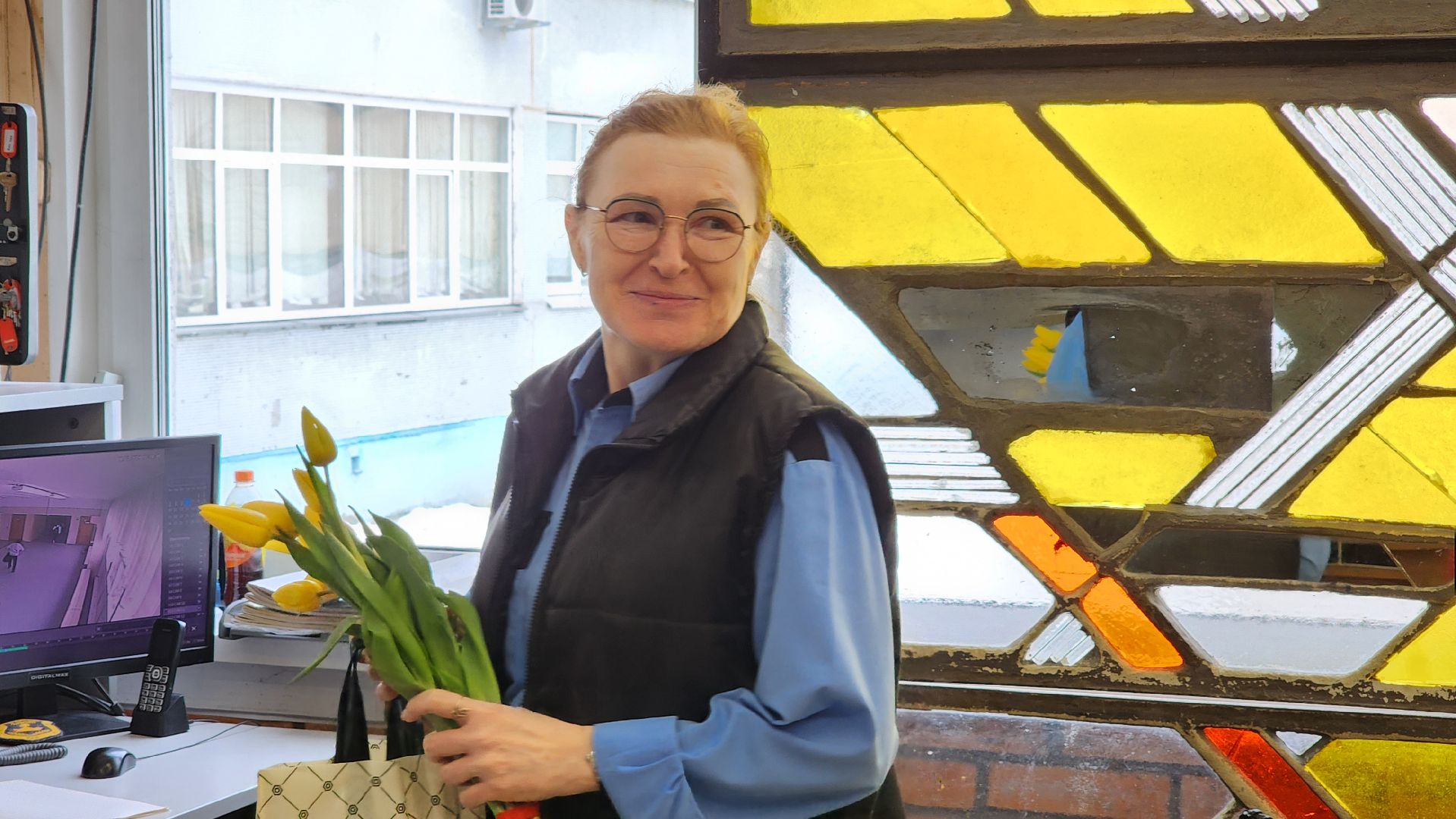 8 Марта, поздравление, люди разных профессий,