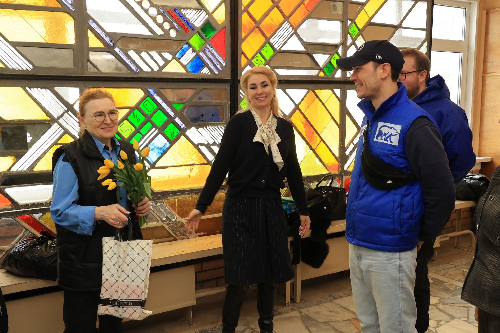 8 Марта, поздравление, люди разных профессий,