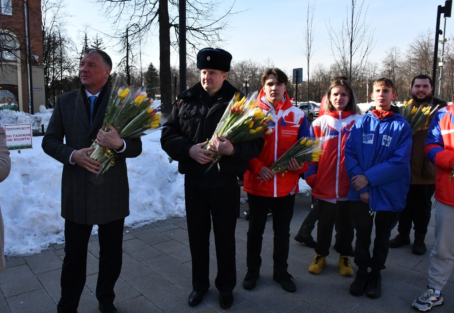 8 марта, шествие, бульвар маяковского, борис аубакиров, волонтеры подмосковья, молодая гвардия,