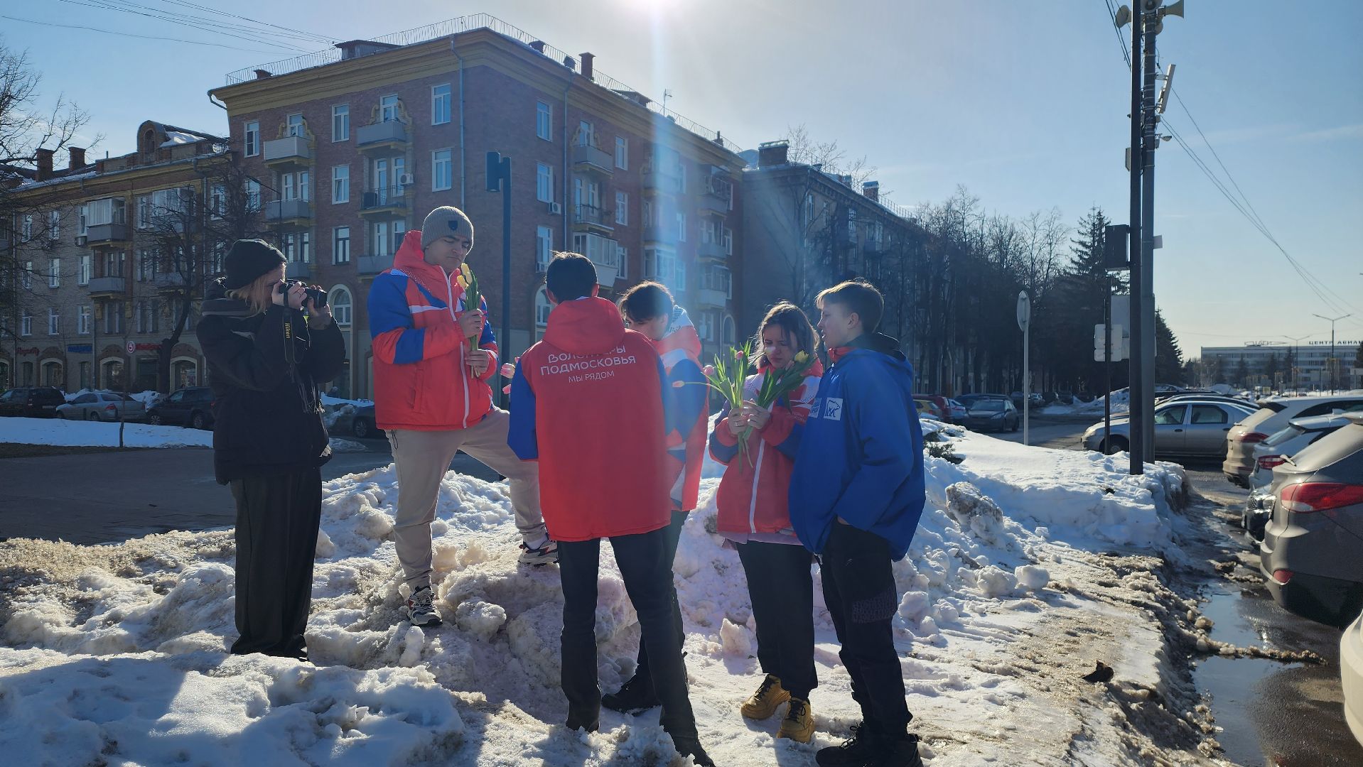 8 марта, шествие, бульвар маяковского, борис аубакиров, волонтеры подмосковья, молодая гвардия,