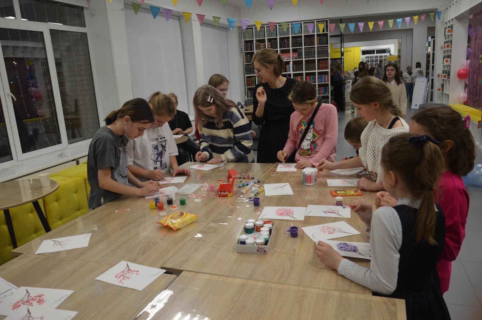 шатура, сакура, пуантилизм, мастер-класс по рисованию, культура, культура подмосковья, городской округ культура, творчество, библиотекарь,