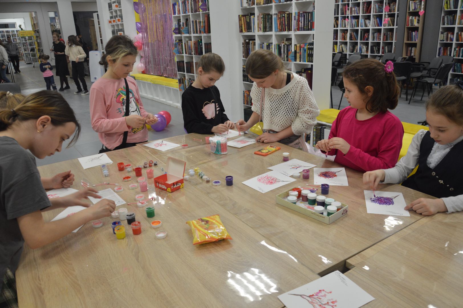 шатура, сакура, пуантилизм, мастер-класс по рисованию, культура, культура подмосковья, городской округ культура, творчество, библиотекарь,