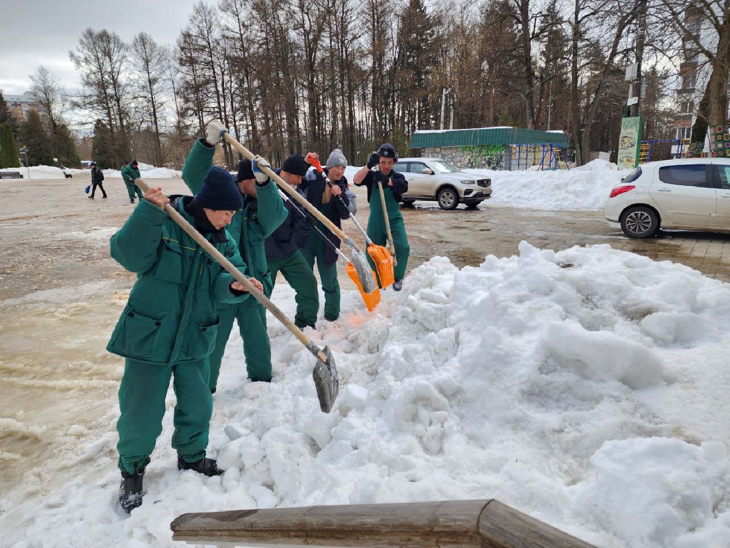 солнечногорск, уборка, снег и наледь, городской парк, расчистка снега,