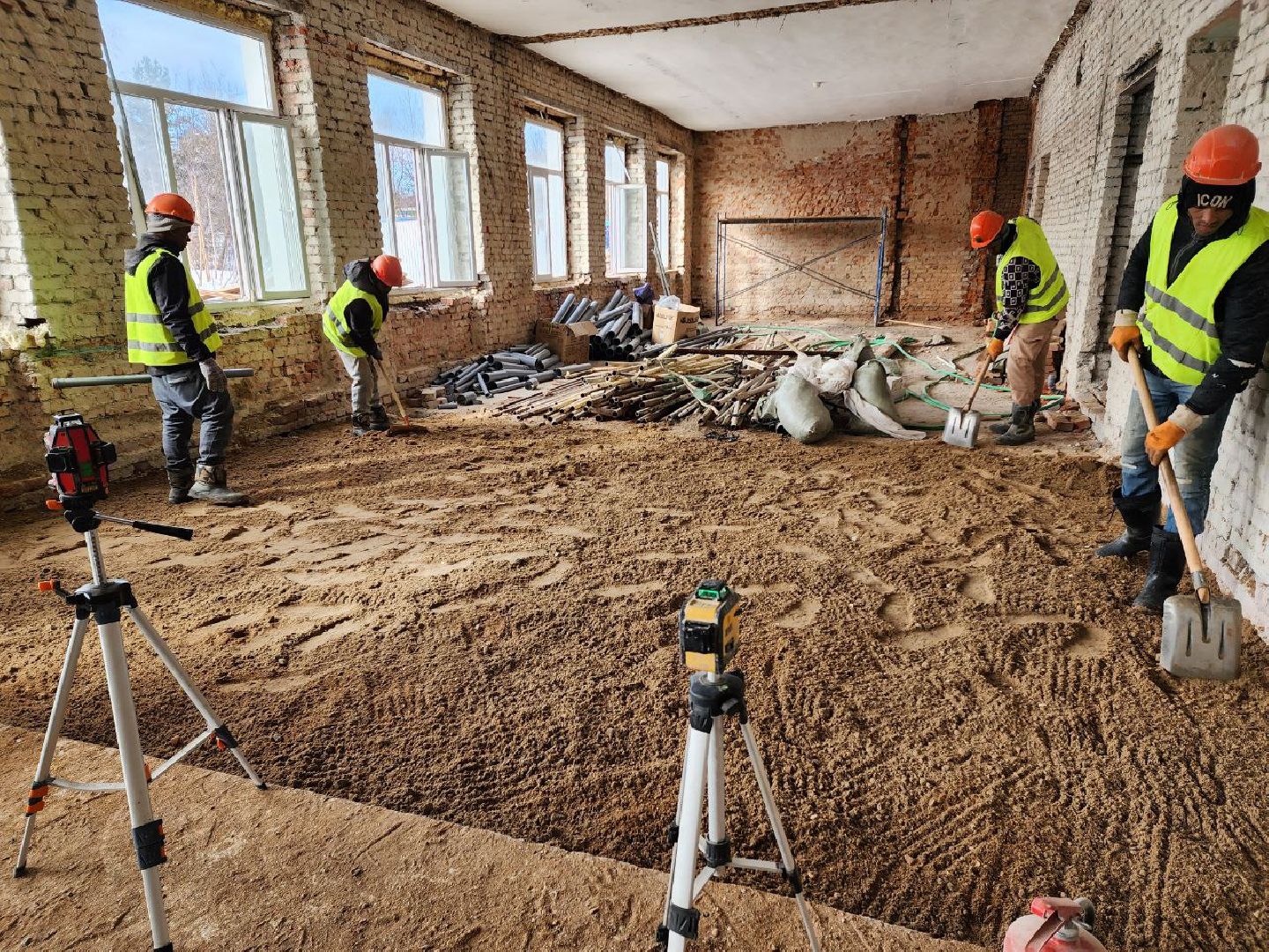 Школа, капитальный ремонт, монтажные работы, Рабочие, Образование,