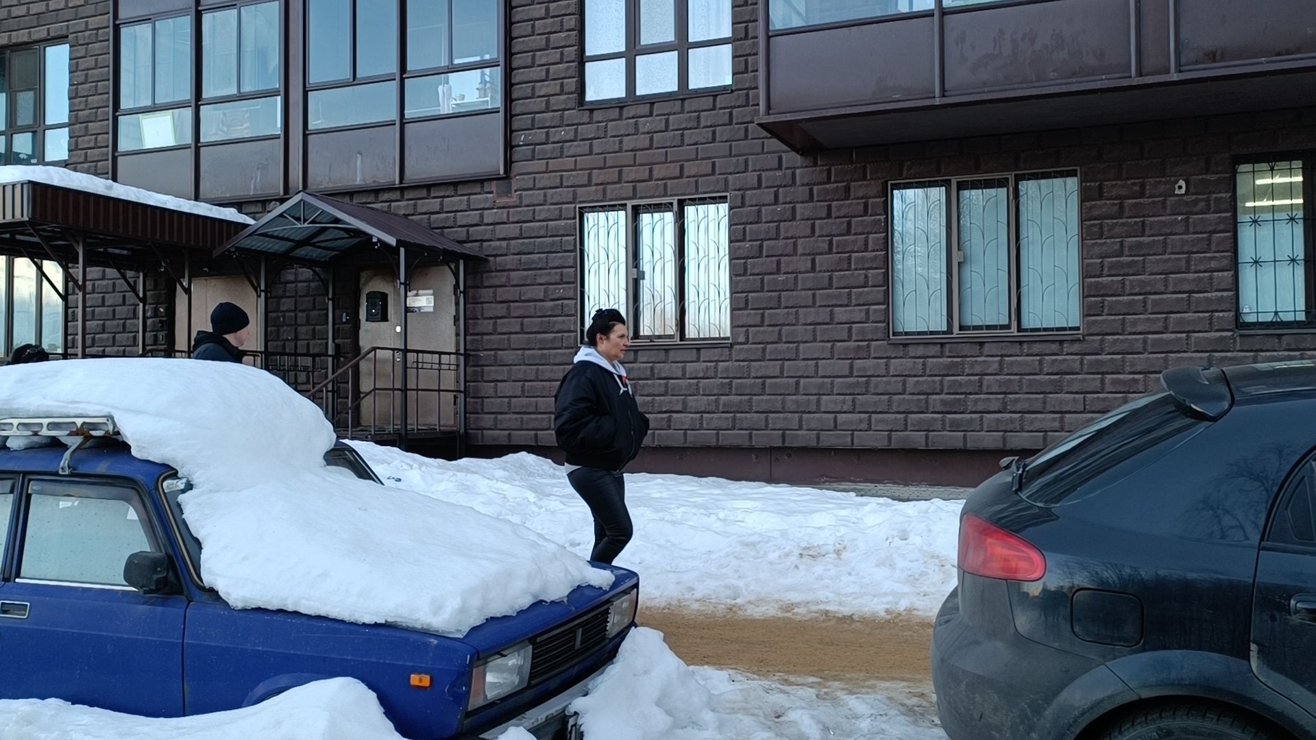 лобня, детская площадка, уборка льда,