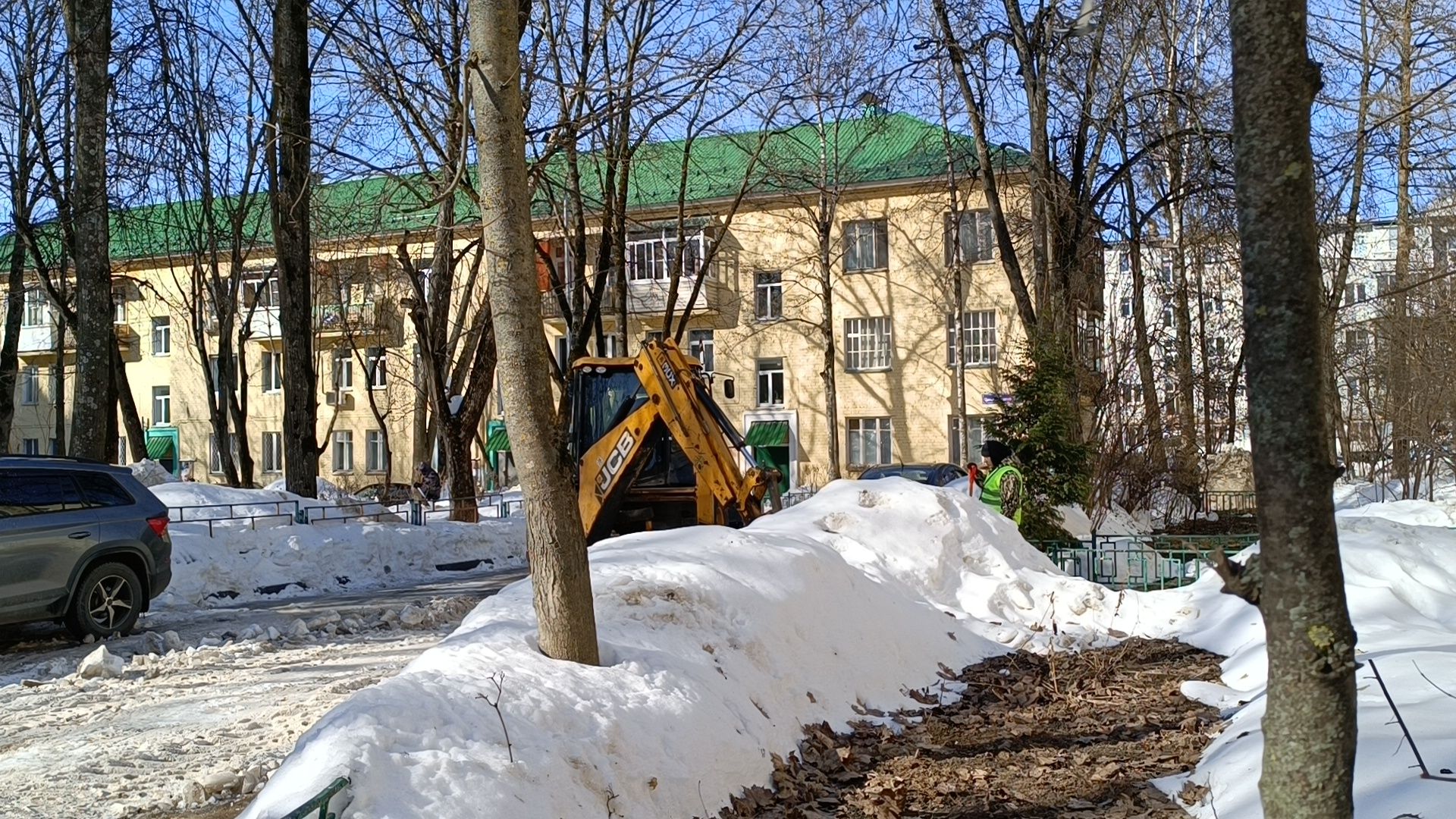 лобня, детская площадка, уборка льда,