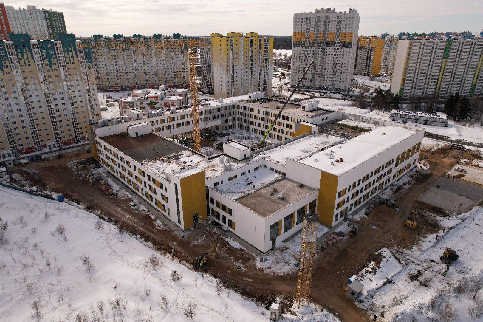 видео с коптера, школа, голубое,