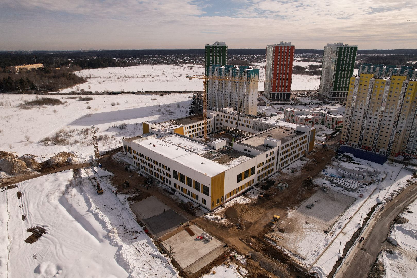 видео с коптера, школа, голубое,