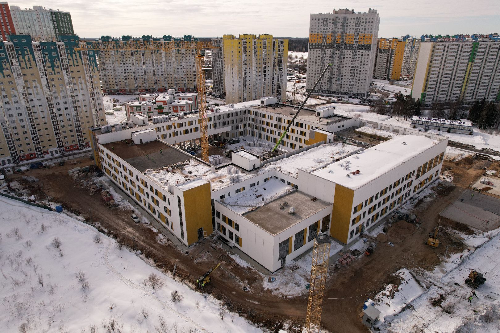 видео с коптера, школа, голубое,