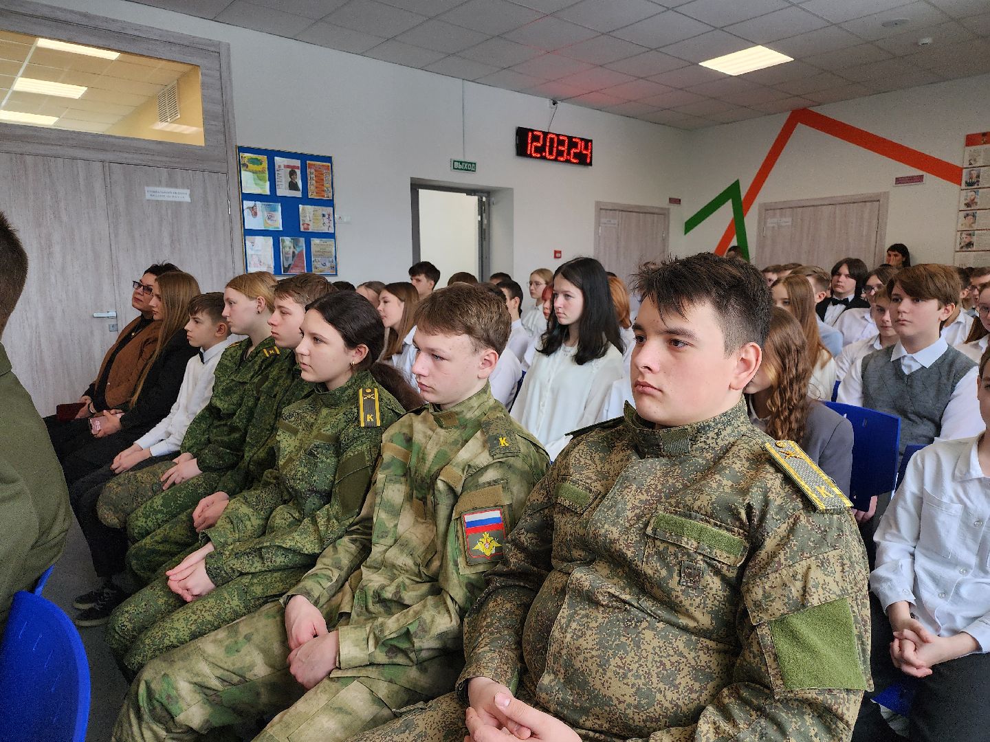 серпухов, подмосковье, парта героя, школа 13, герой сво, специальная операция, специальная военная операция, сво,