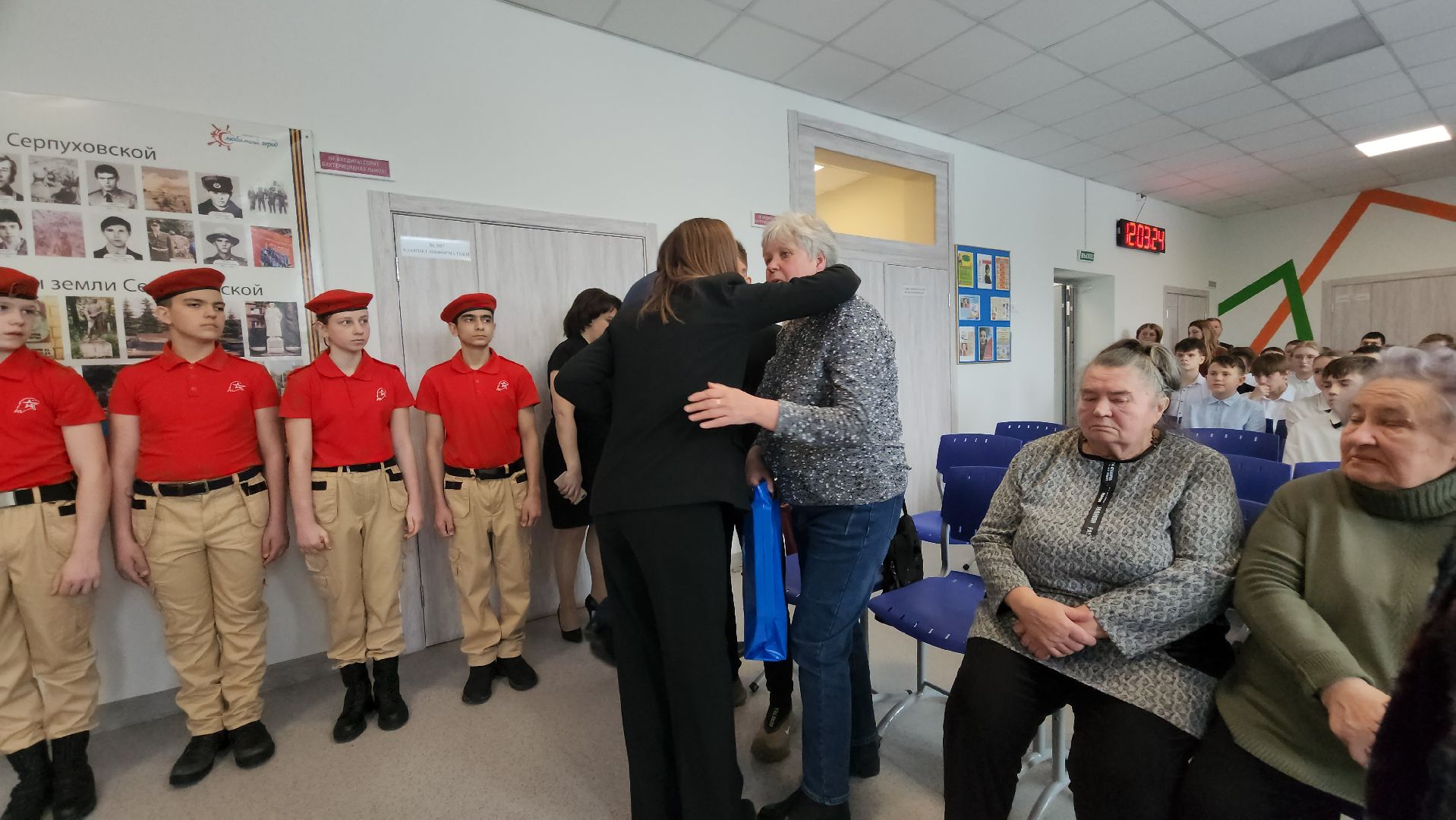 серпухов, подмосковье, парта героя, школа 13, герой сво, специальная операция, специальная военная операция, сво,