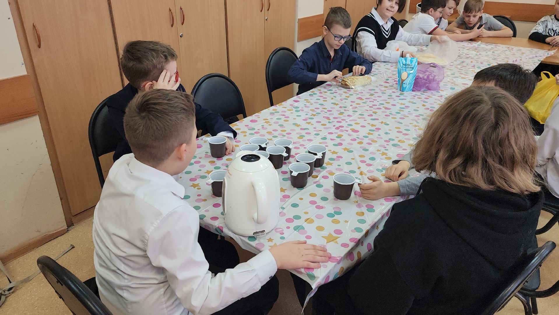 неделя добрых дел, гимназия 1, блины, СВО, Алина Русанова, плетение сетей,