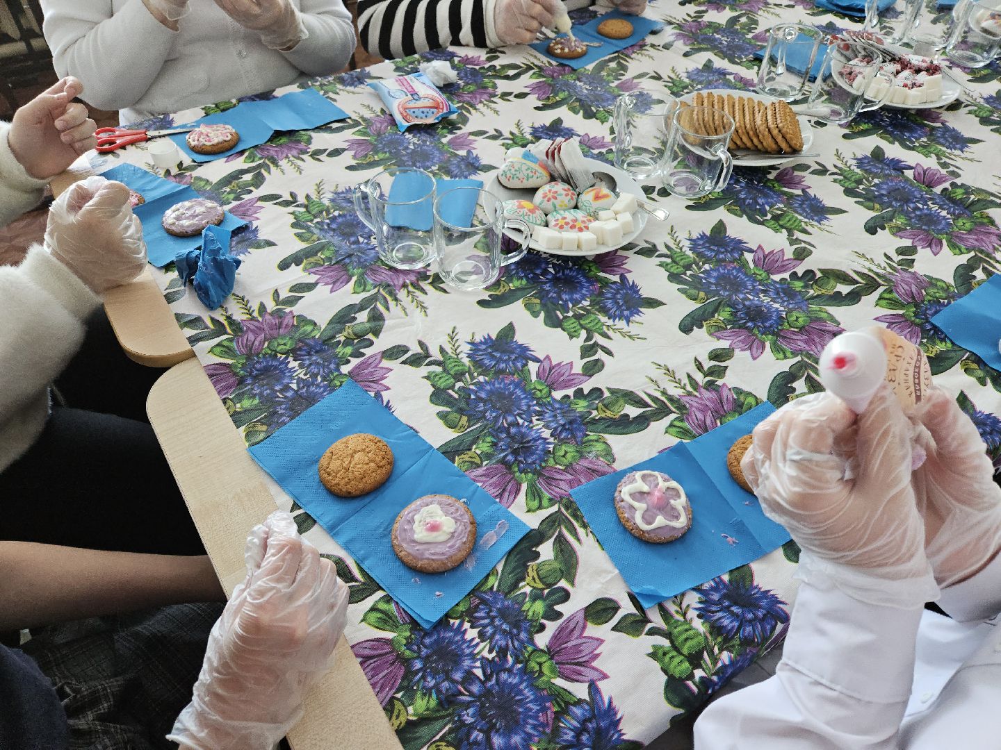 неделя добрых дел, пряники, глазурь, сети,