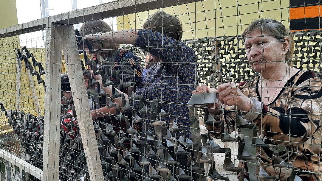 волонтеры, помощь людям,