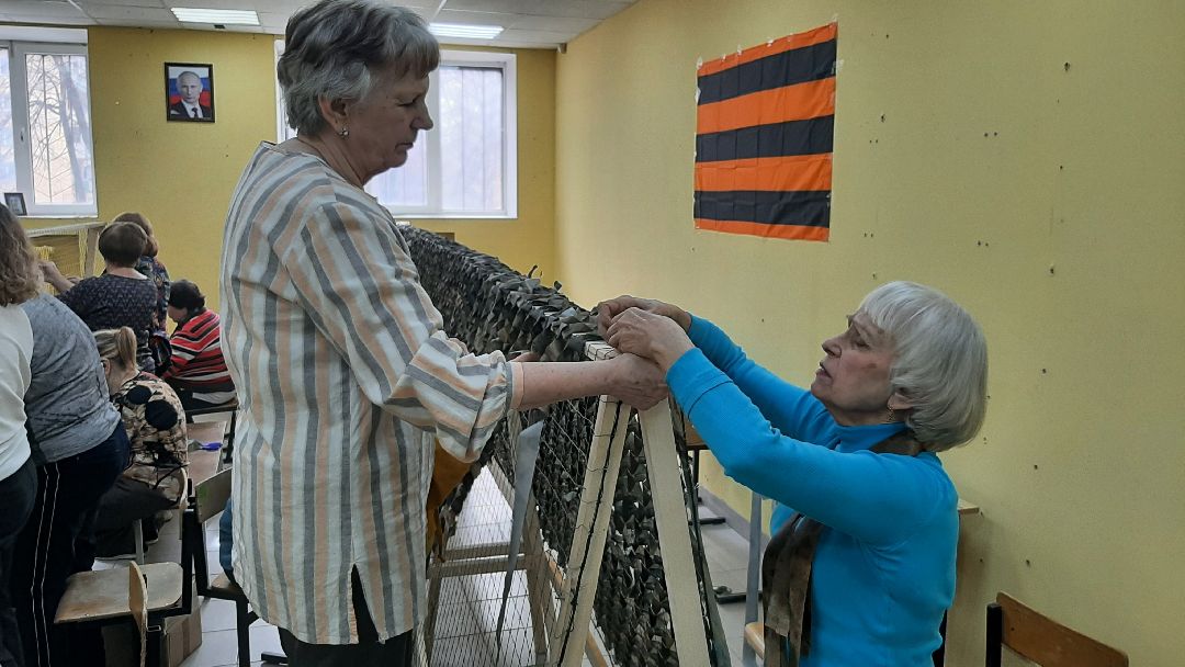 волонтеры, помощь людям,