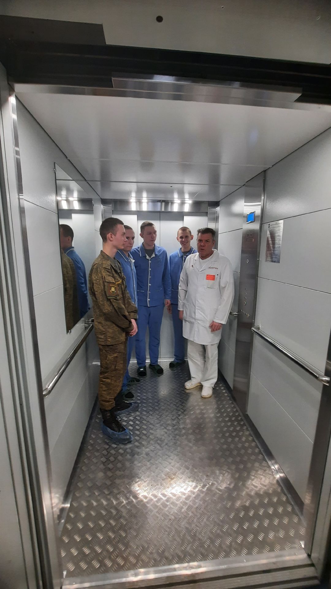 Наро-Фоминск, губернатор, лифты, военный госпиталь, глава Наро-Фоминска, военнослужащий, СВО, реабилитация