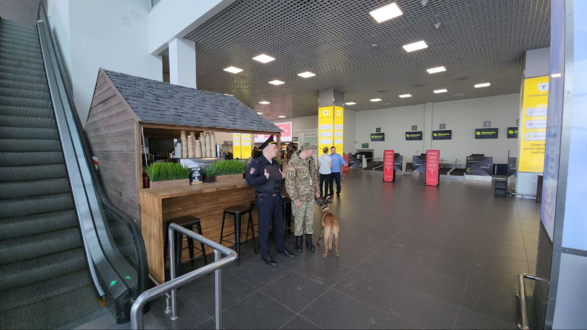 выборы президента 2024, аэропорт Жуковский, УИК, Ольга Фомина, Александр Сенин, Ольга Захарова,