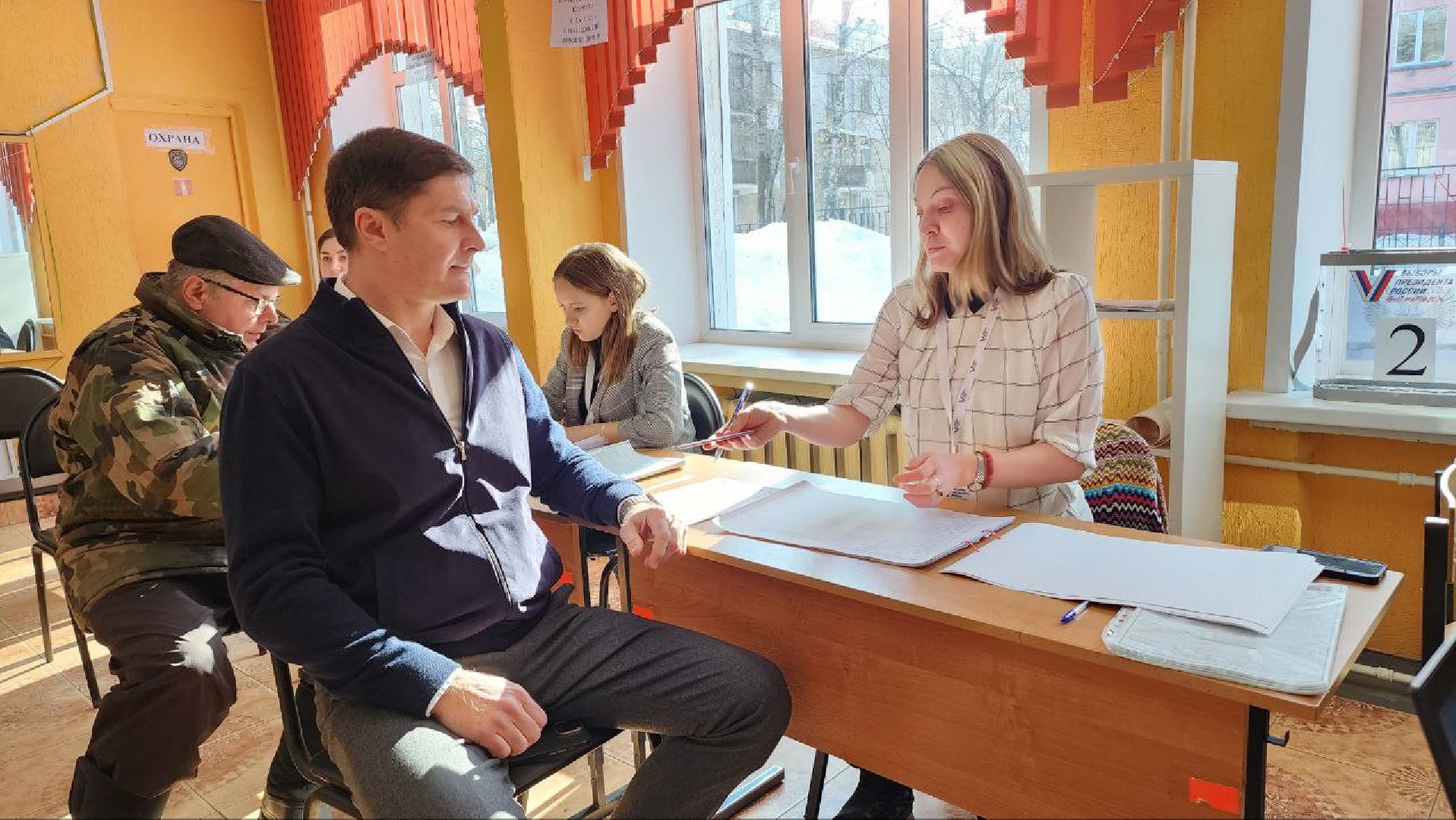 выборы, избирательные участки, глава городского округа люберцы владимир волков,