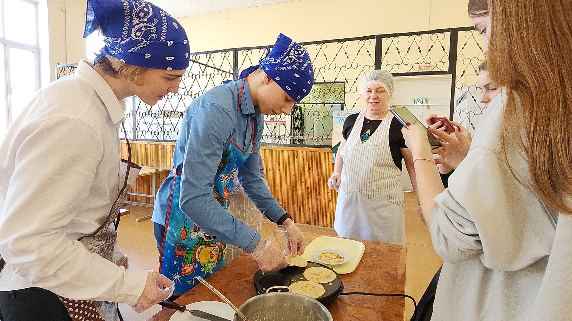 электросталь, мой город, масленица, акция, акция доброе дело, лицей 14, ученики, школьники, лицеисты,