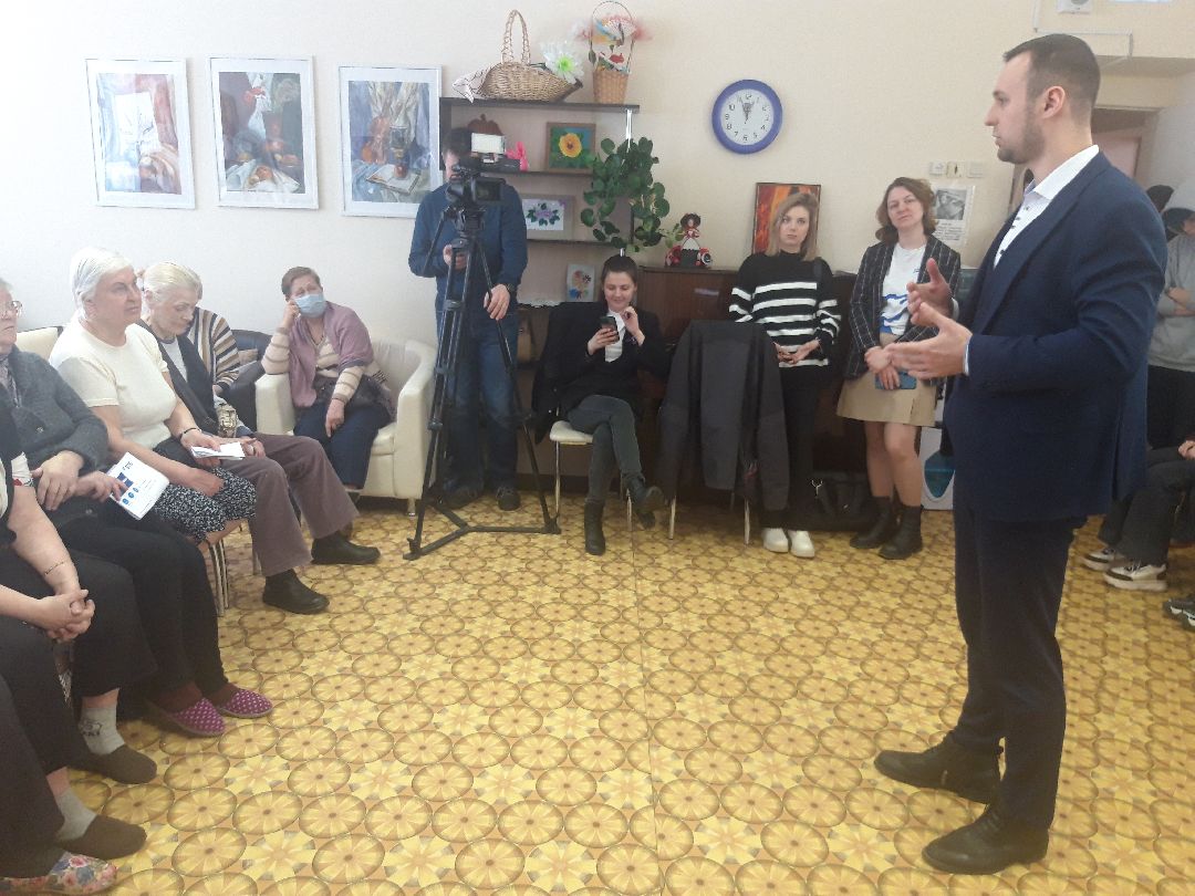 пенсионеры, доброе дело,