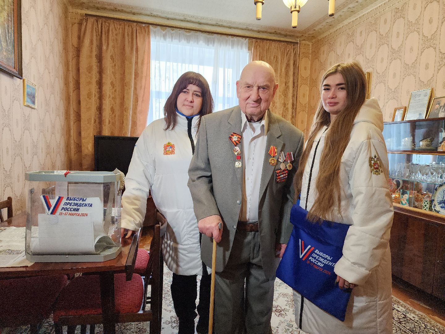 воскресенск, выборы президента 2024, голосование на дому, ветеран, жители, выборы 2024, выборы, выборы президента, выборы президента россии,
