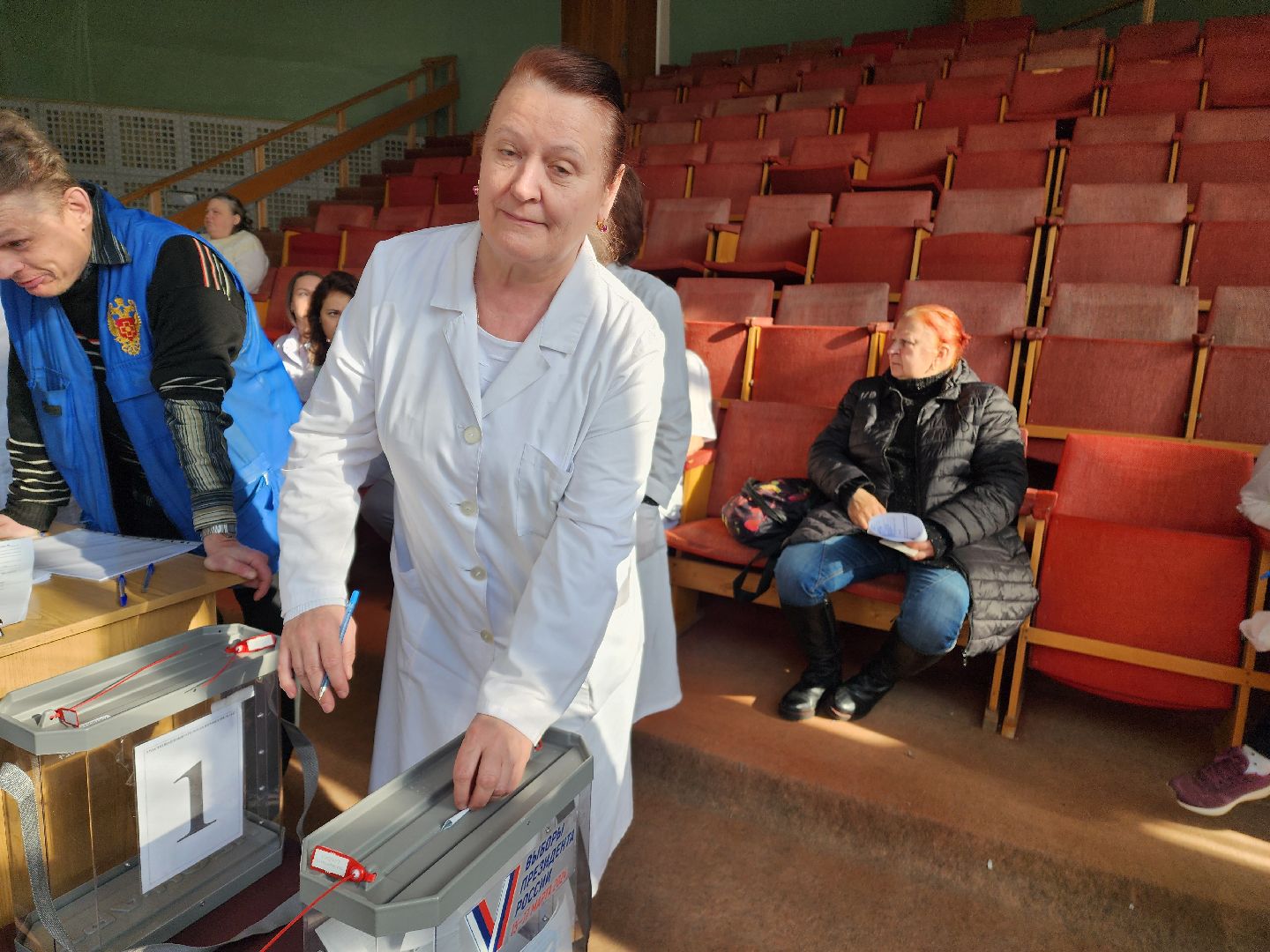 красноармейск, г.о. пушкинский, выборы президента рф, медики голосуют,