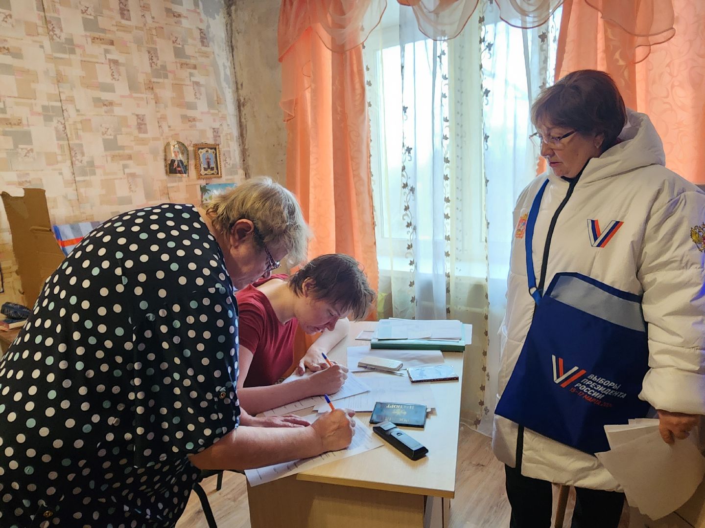 выборы 2024, выборы президента рф, голосование на дому,