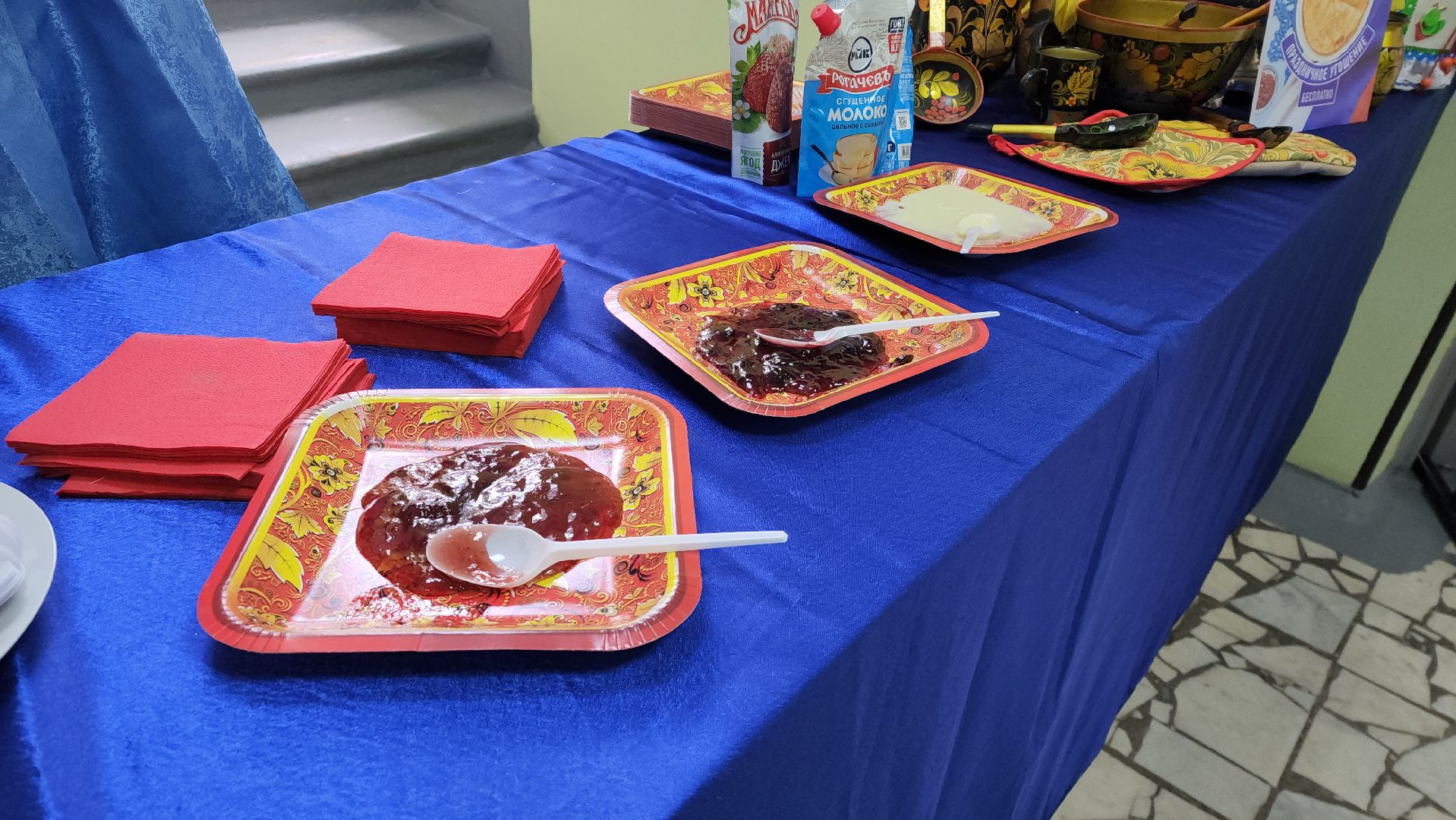 Выборы, блины, Ростовые куклы,