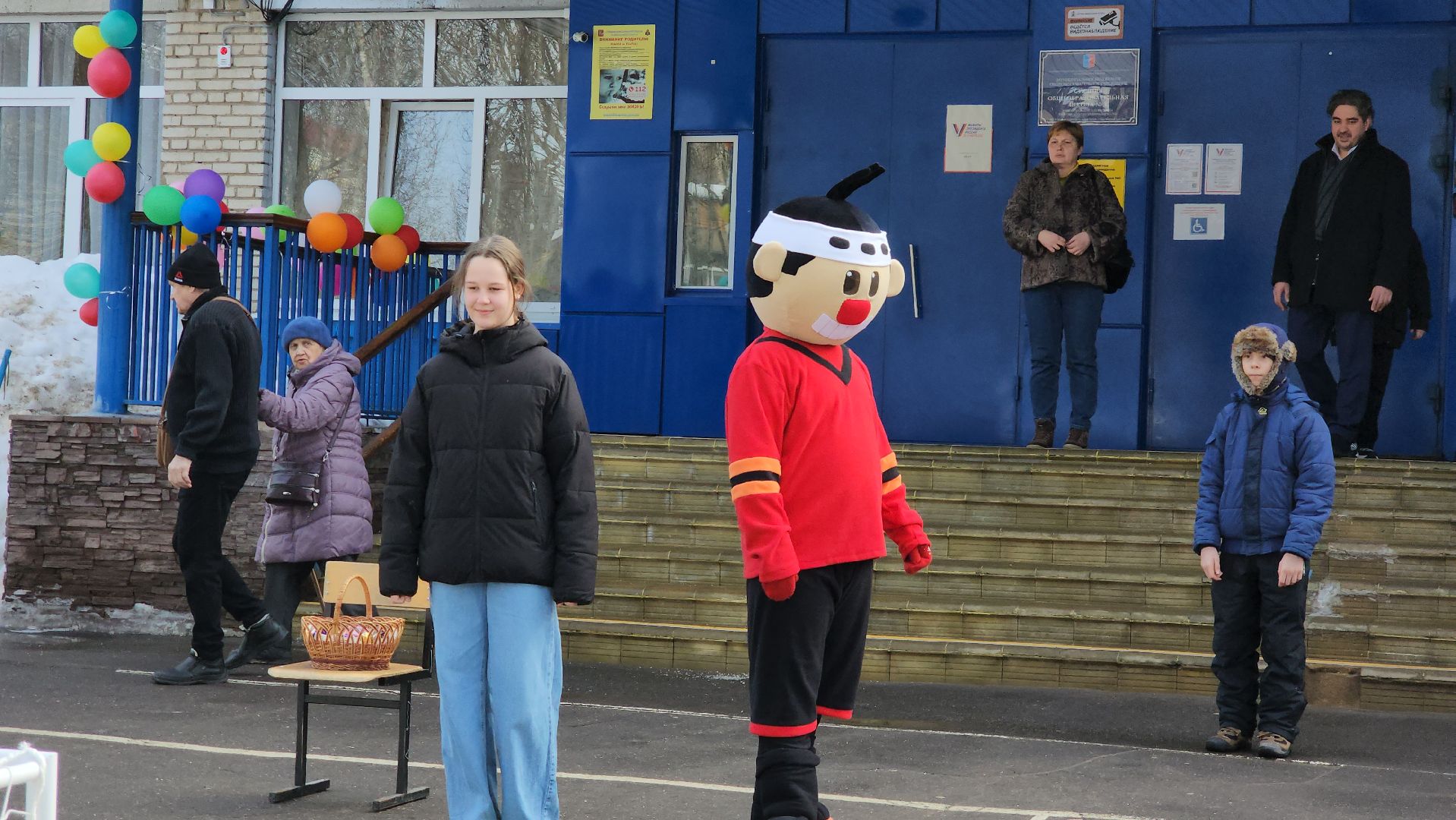 Выборы, блины, Ростовые куклы,