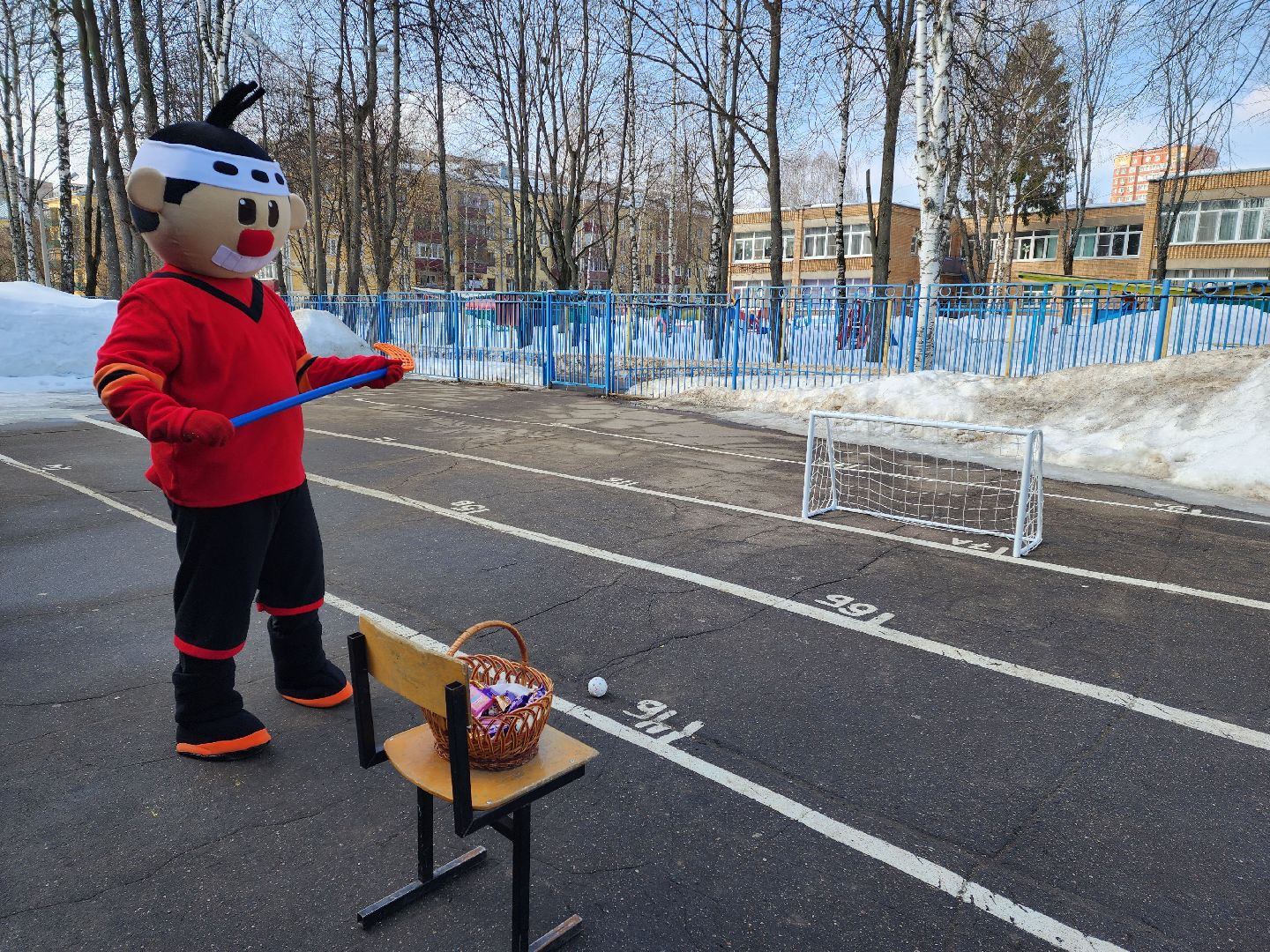 Выборы, блины, Ростовые куклы,