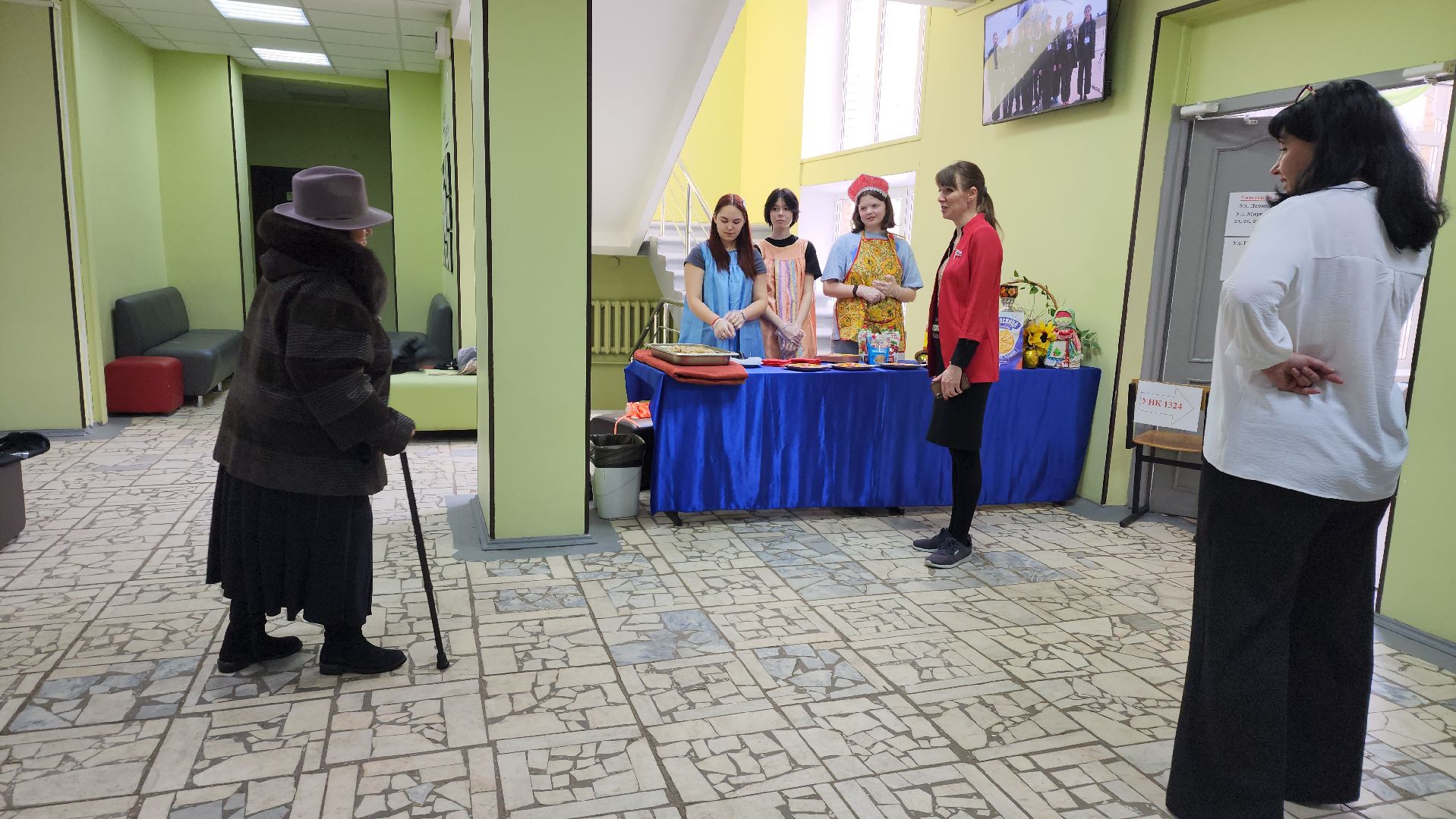 Выборы, блины, Ростовые куклы,