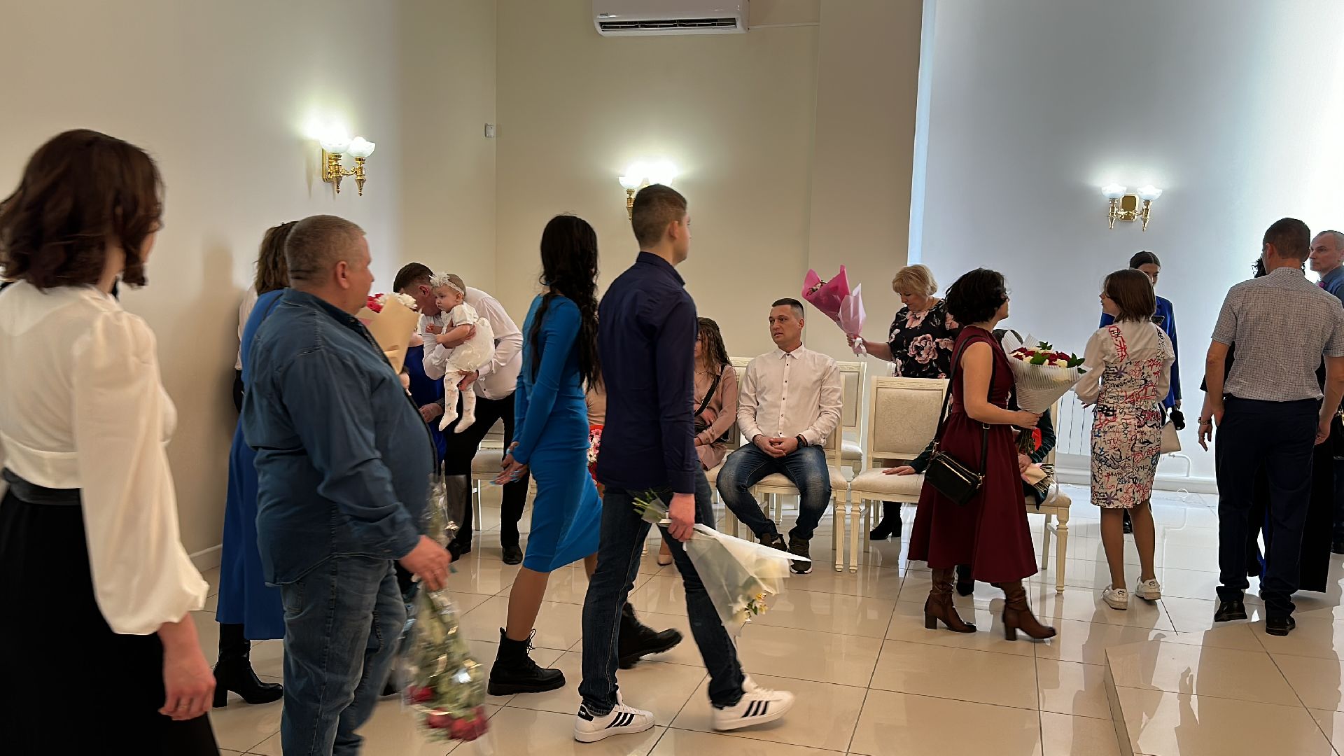 Клин, общество, люди, свадьба, выборы, голосование, выборы президента 2024,