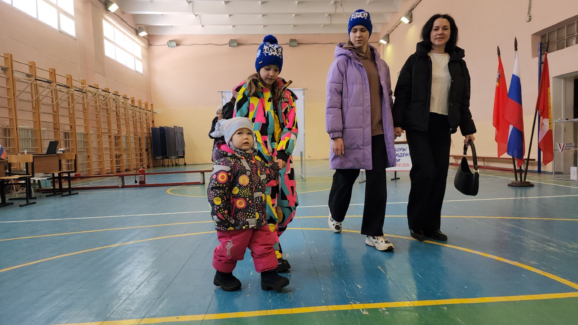серпухов, выборы президента 2024, гимназия №1, большой ударный переулок, многодетная семья, выборы, выборы 2024, выборы президента, выборы президента россии,