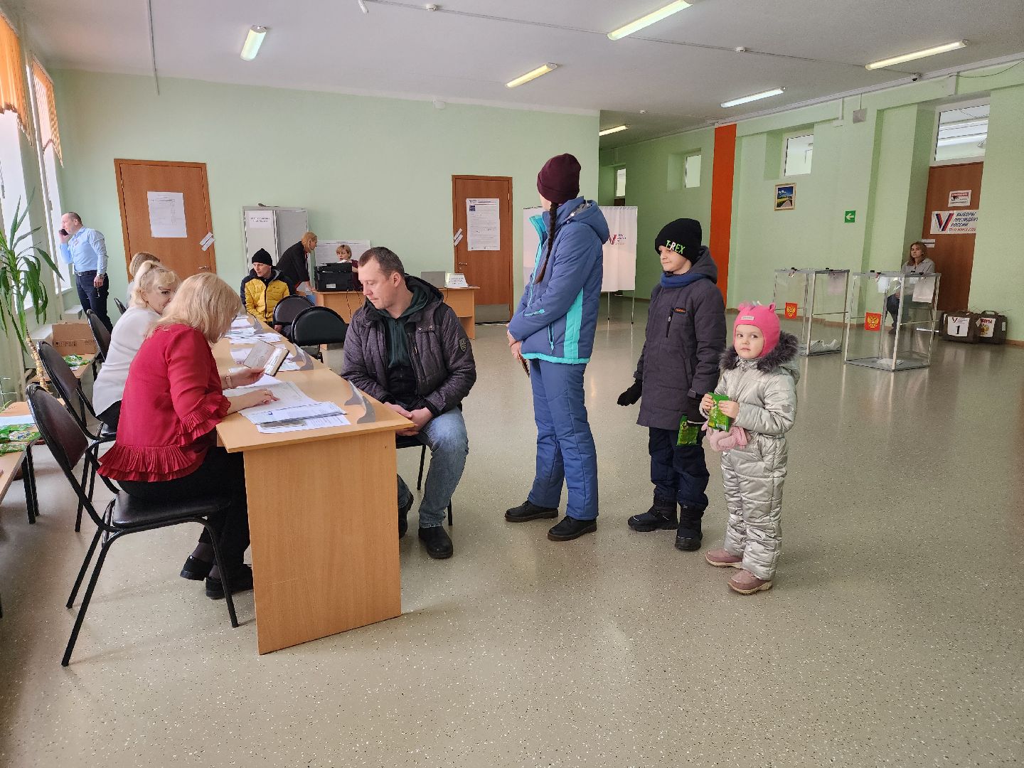 Подольск, выборы президента 2024, голосование 2024, семья,